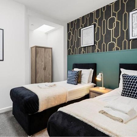 Modern Spacious Three Bedrooms With Private Garden Cardiff Kültér fotó
