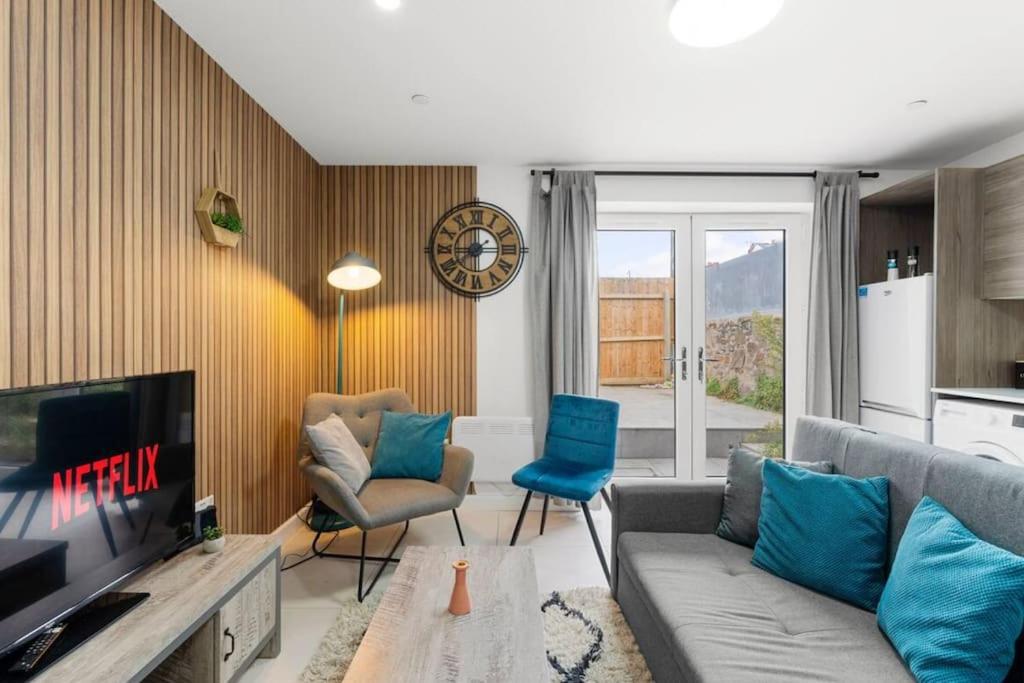 Modern Spacious Three Bedrooms With Private Garden Cardiff Kültér fotó